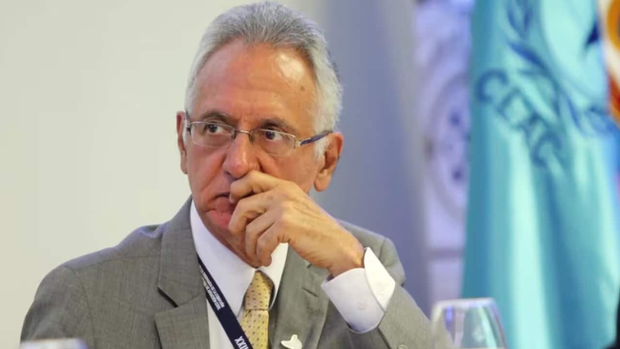 "Siempre he estado a favor de las vacunas": MinSalud responde ante polémica