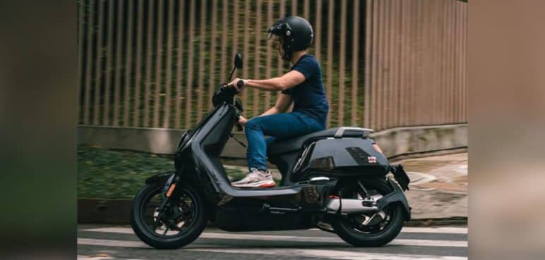 ¿Cuánto dinero se ahorraría con una moto eléctrica?