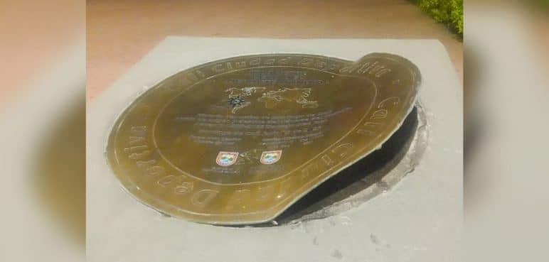 ¡Nada se salva! Intentaron robar la placa de 'Cali Ciudad Deportiva'