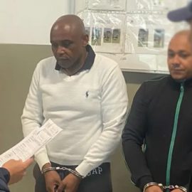 Es oficial: Este miércoles fue extraditado Omar Ambuila, exfuncionario de la DIAN