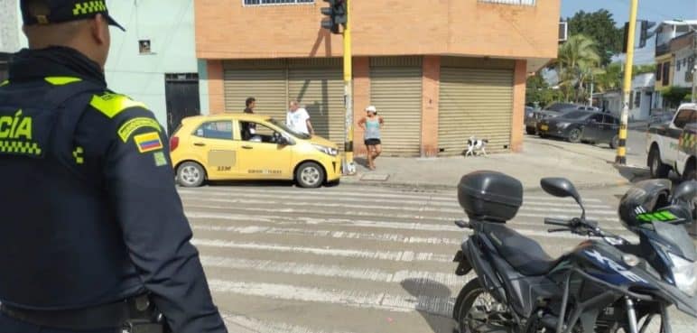 Ataque sicarial en un taxi: El pasajero murió y el conductor resultó herido
