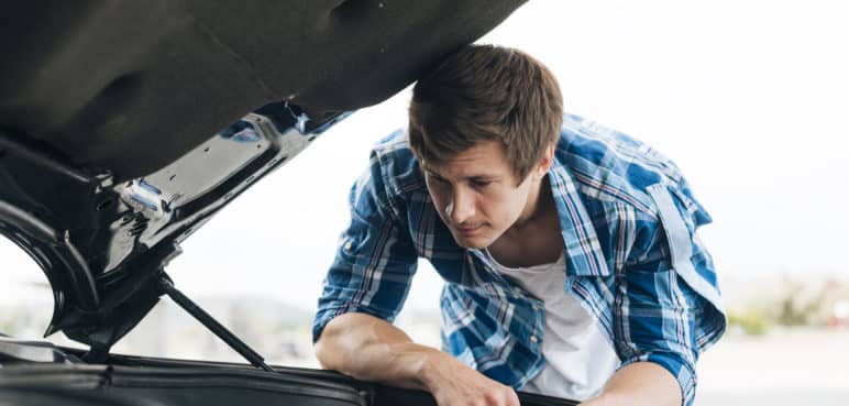 Tome nota: Así puede encender un carro automático si se  descarga la batería