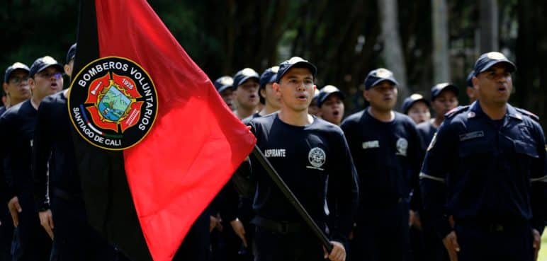 ¡Grandes héroes! El Senado condecoró al Cuerpo de Bomberos Voluntarios de Cali