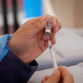 Nueva vacuna contra el Covid-19 llegó a Colombia: Conozca los detalles