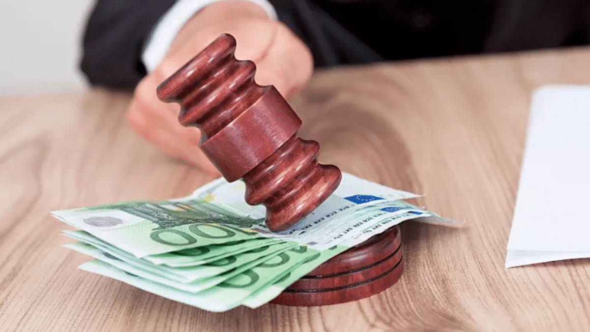De no creer: Un padre es condenado a pagar pensión a su hijo de 42 años