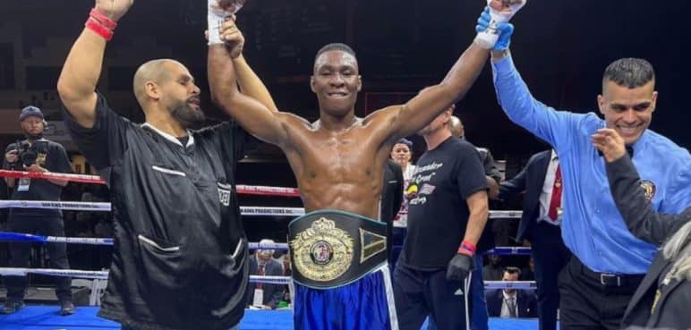 ¡Puro gancho tulueño! Alexander Castro es campeón en Estados Unidos