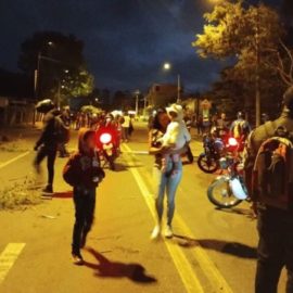 Comunidades indígenas bloquean vía Panamericana entre Popayán - Cali