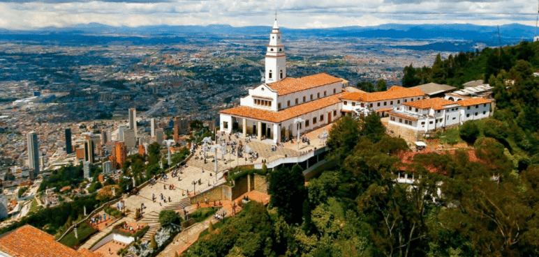 Cerro Monserrate: Rescatados los diez jóvenes perdidos