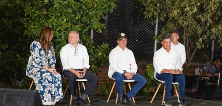 "Un espacio del pueblo": Petro visitó el Bulevar del Oriente tras su inauguración