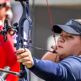¡Con la mano derecha! Alejandra Usquiano se coronó campeona mundial de Arquería