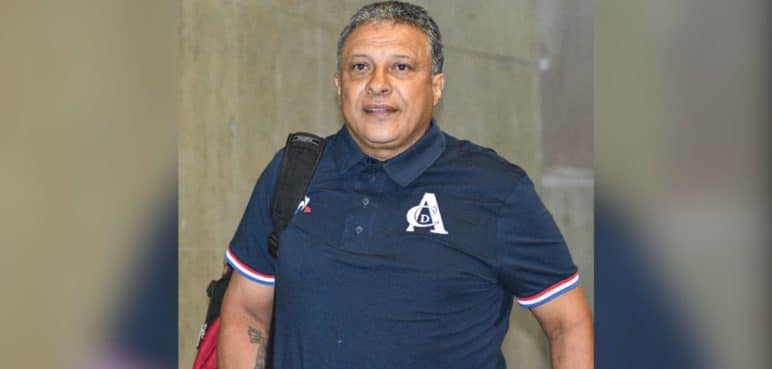 ¿El 'pibe' seguirá dirigiendo al América de Cali? Esto confirmó el club 'escarlata'