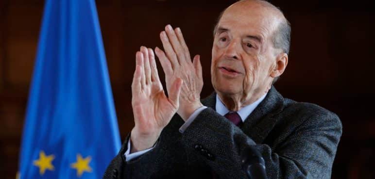 La Procuraduría suspende al canciller, Álvaro Leyva, por contrato de pasaportes
