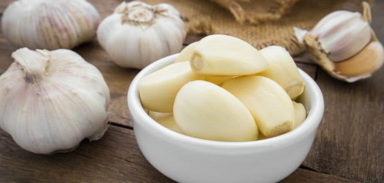 Aliado natural contra las várices: Descubra el poder del ajo en su cocina
