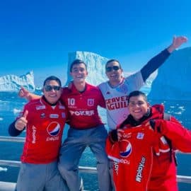 Inapagable pasión: Científicos lucen camisetas del América en la Antártida