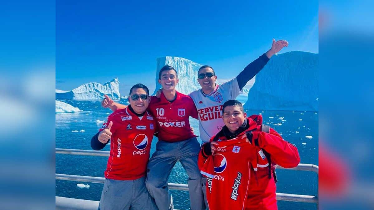 Inapagable pasión: Científicos lucen camisetas del América en la Antártida