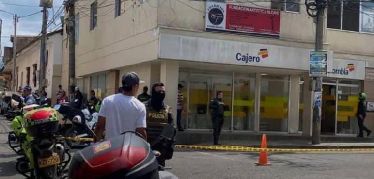 Hombres armados asaltaron carro de valores en el departamento del Cauca