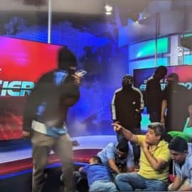 Así fueron los momentos de pánico que vivieron los periodistas del canal atacado en Ecuador