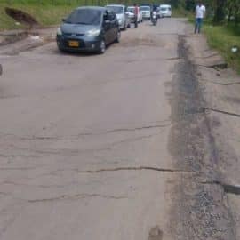 ¡Tenga cuidado! Se volvió a hundir la carretera en la vía Panamericana