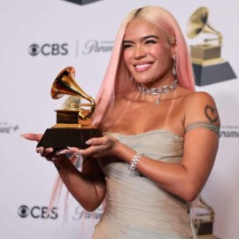 'Contigo', la nueva canción con la que Karol G celebró su cumpleaños 33