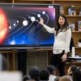 Somos Flight': La colombiana, jefa de vuelo en un programa de la NASA, presenta su indicativo