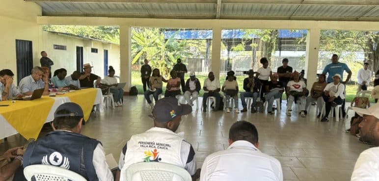 MinInterior se reunió con comunidades que protestan en la vía Panamericana