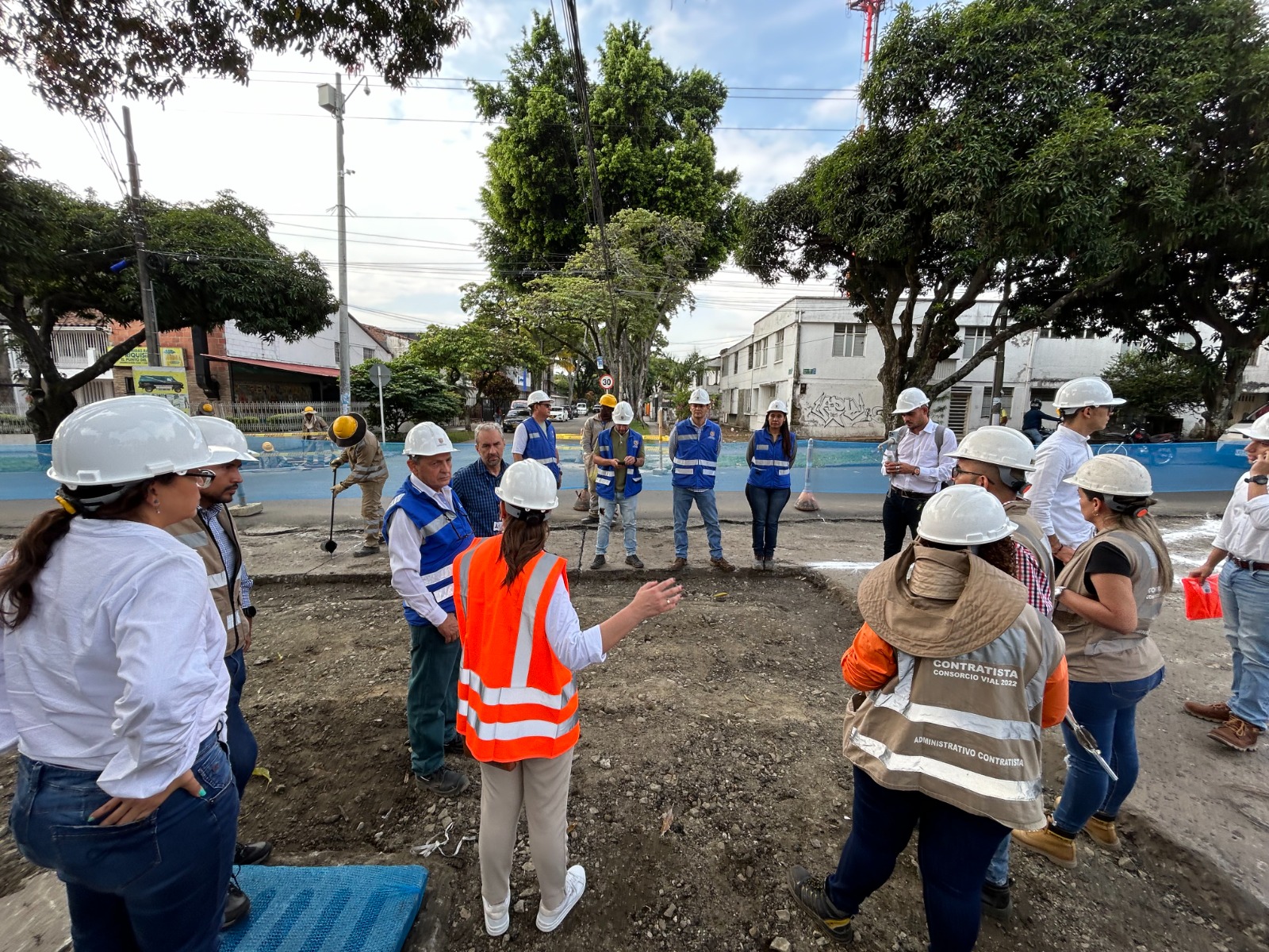 niciaron los trabajos de recuperación de la malla vial de Cali