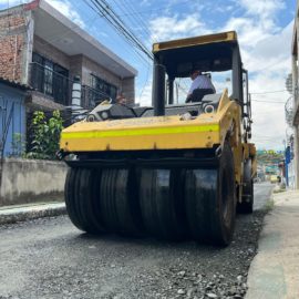 niciaron los trabajos de recuperación de la malla vial de Cali