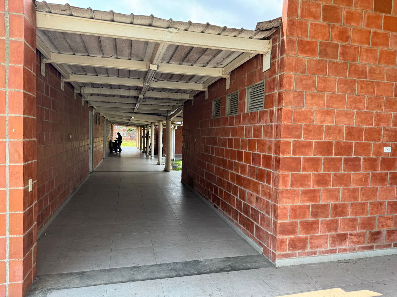 Primer bloque parlamentario: Seguridad y entrega del aeropuerto