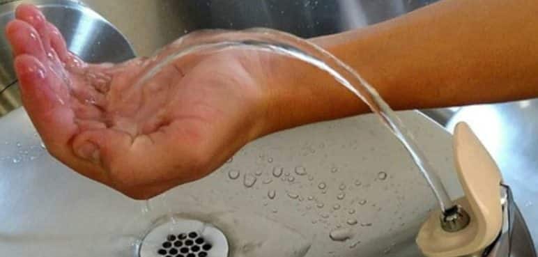 El agua potable y la niñez: Más del 40% de la población rural no tiene cobertura
