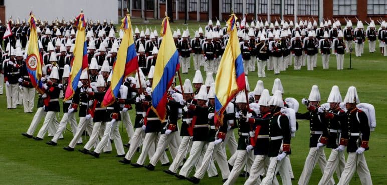 Brote de infección respiratoria en escuela militar de Bogotá, dos cadetes en UCI