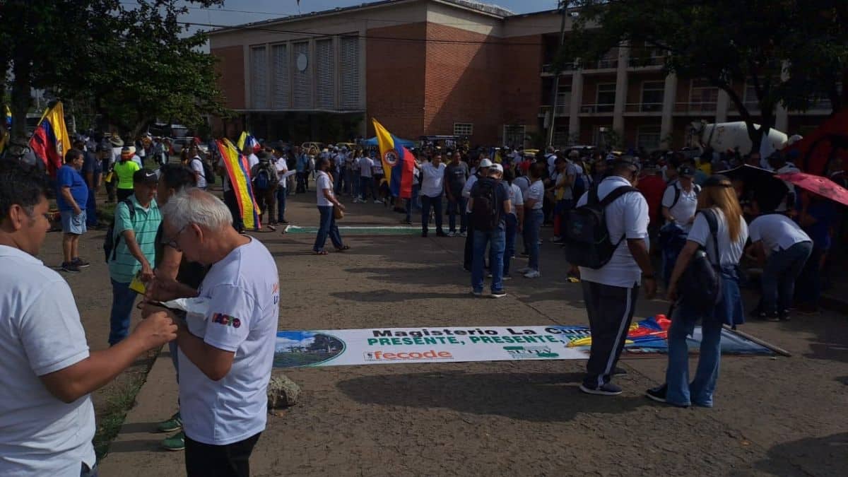 Video: Peleas callejeras generan zozobra en ciudadanos del oriente de Cali