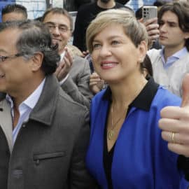Elevados gastos y un inusitado poder de la primera dama, un problema para Petro