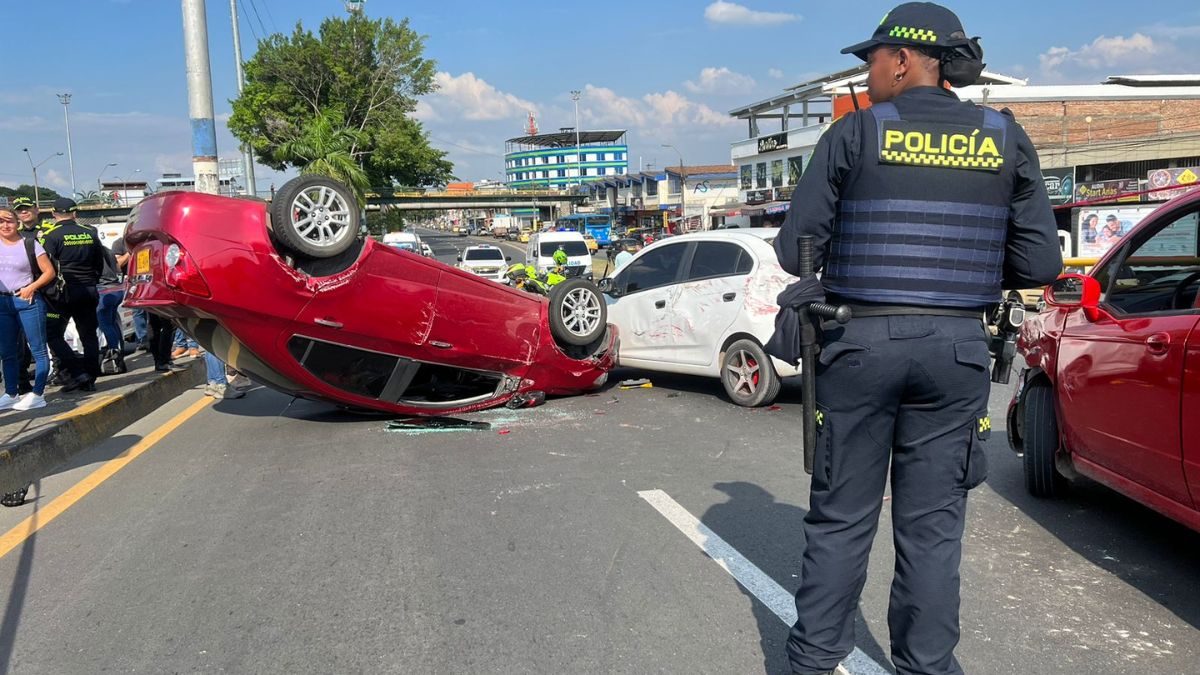 Persecución policial tras intento de hurto terminó en aparatoso siniestro vial