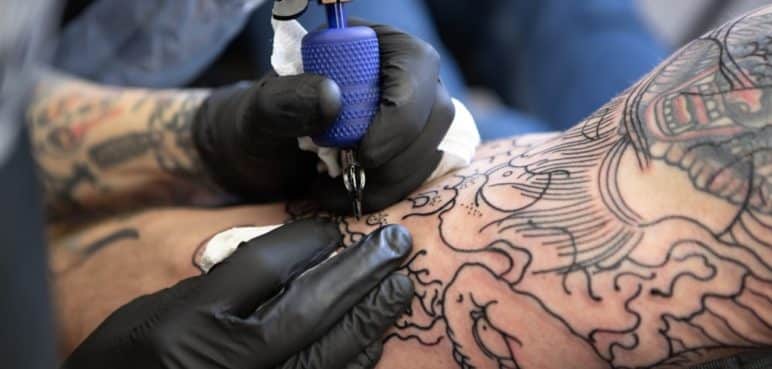 ¿Recién tatuado? Consejos esenciales que debes conocer para una curación exitosa