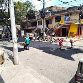 Recuperación malla vial en Cali Continúan trabajos en comuna 20