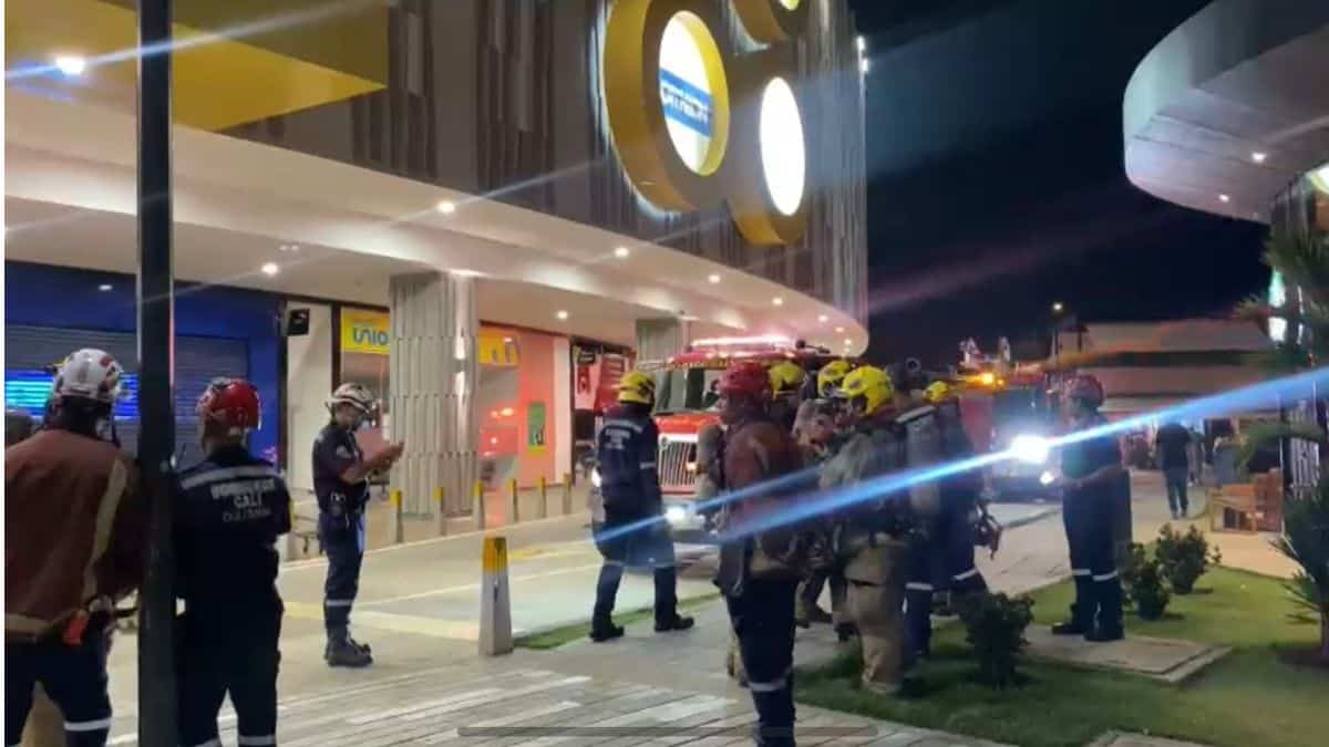 Se conocen detalles sobre incendio ocurrido en centro comercial al sur de Cali