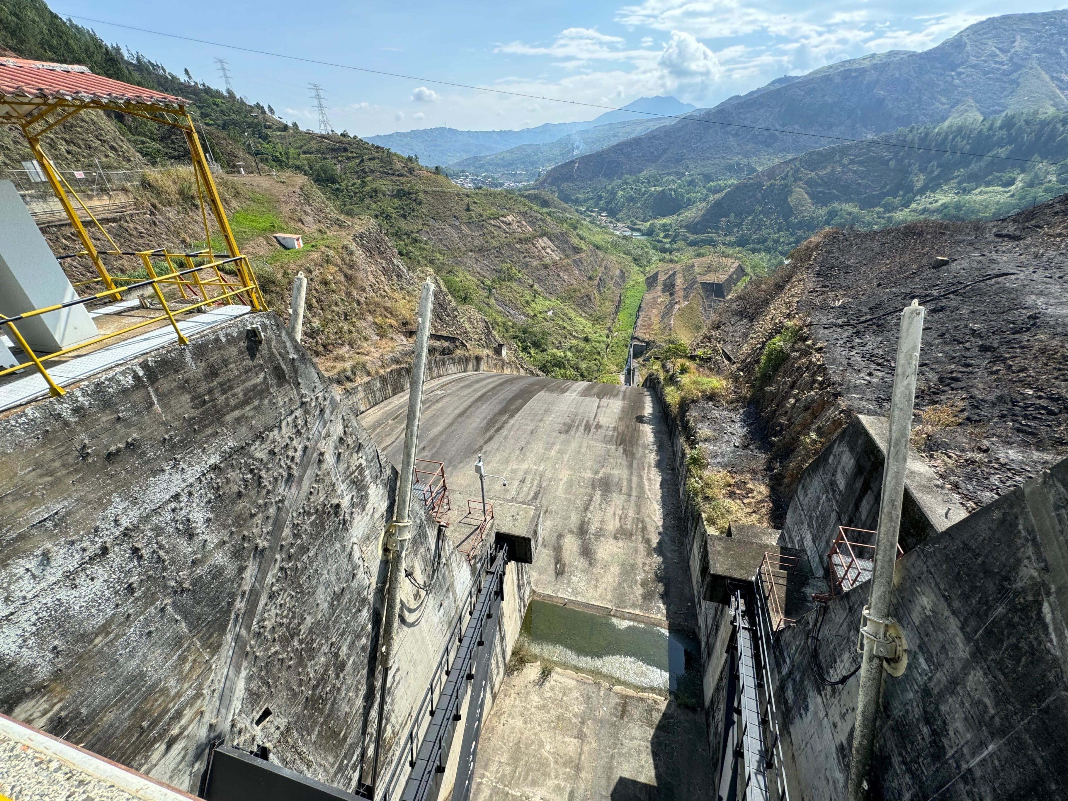 Represa Salvajina mantiene el nivel para caudal mínimo de agua