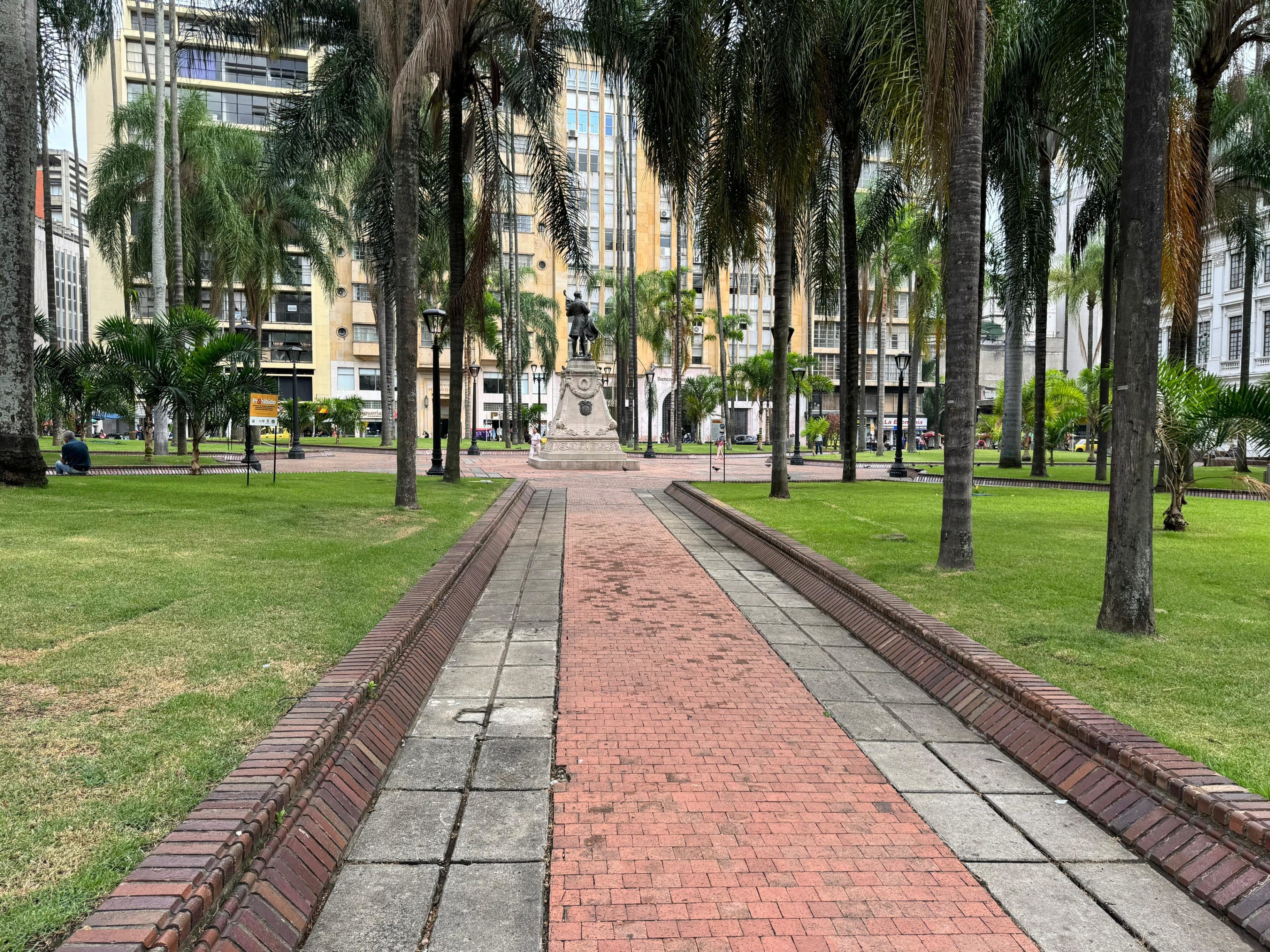 plaza-caicedo