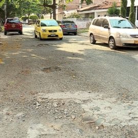 Habitantes del barrio Mayapán en Cali denuncian pésimo estado de las vías