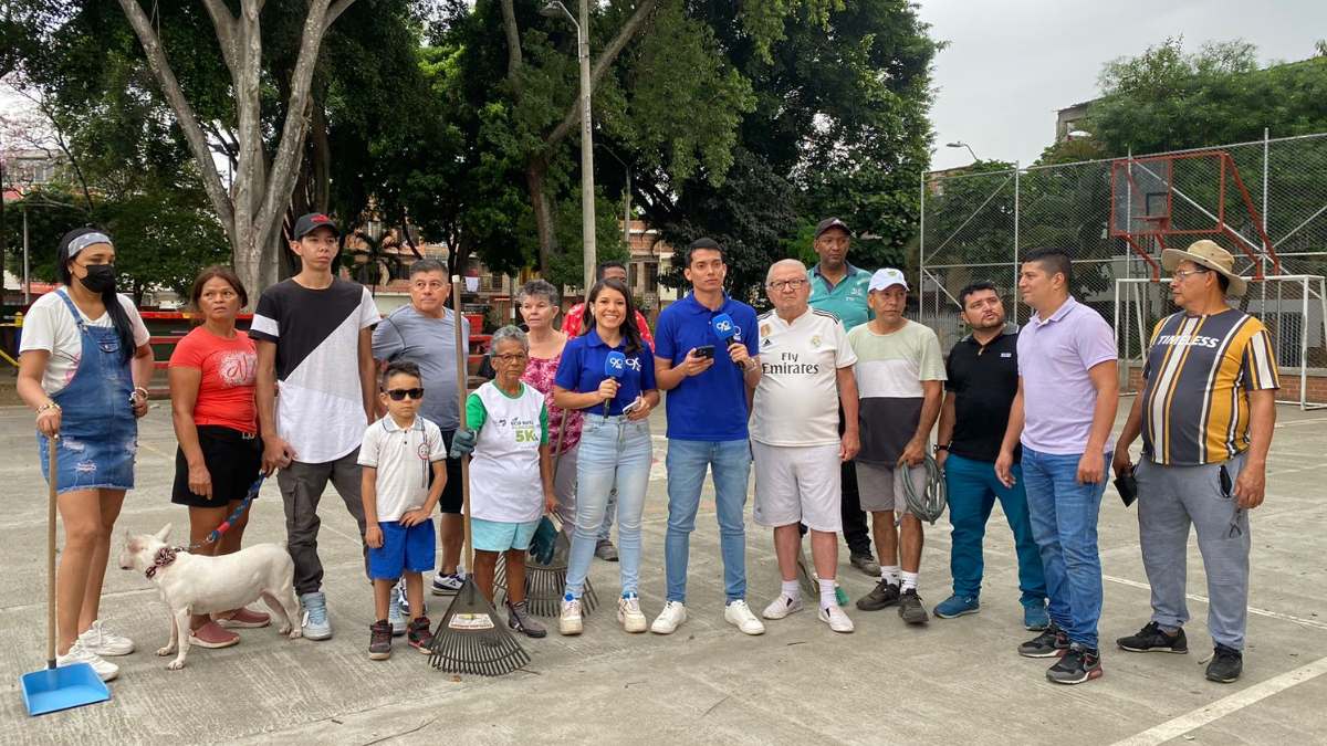 Estamos Con Vos: Entregan recuperación de cancha en barrio Berlín