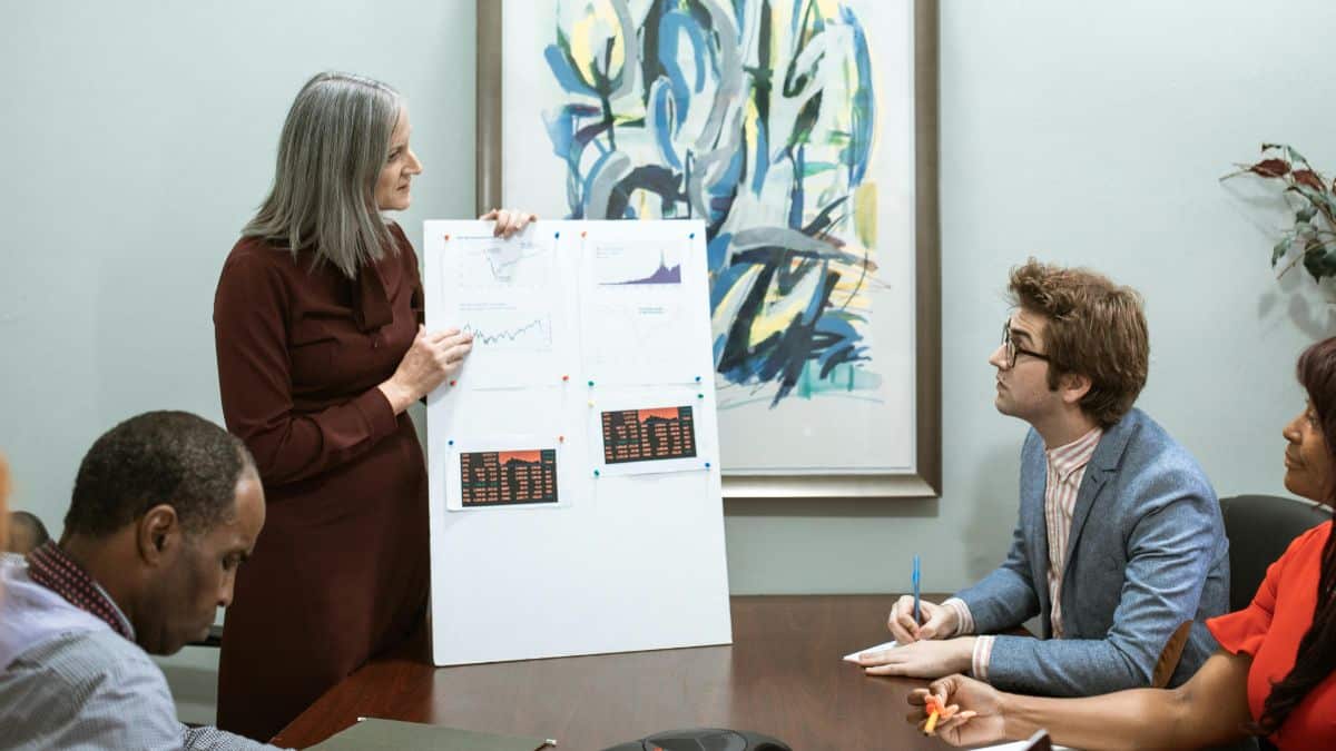 Experto en finanzas aconseja a quienes quieren iniciar un emprendimiento