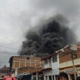 Atención: Voraz incendio en el barrio Sucre, centro de Cali