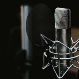 De voz a vos: Se celebra el Día Nacional del Locutor