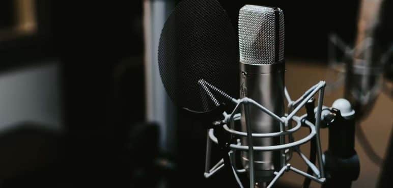 De voz a vos: Se celebra el Día Nacional del Locutor