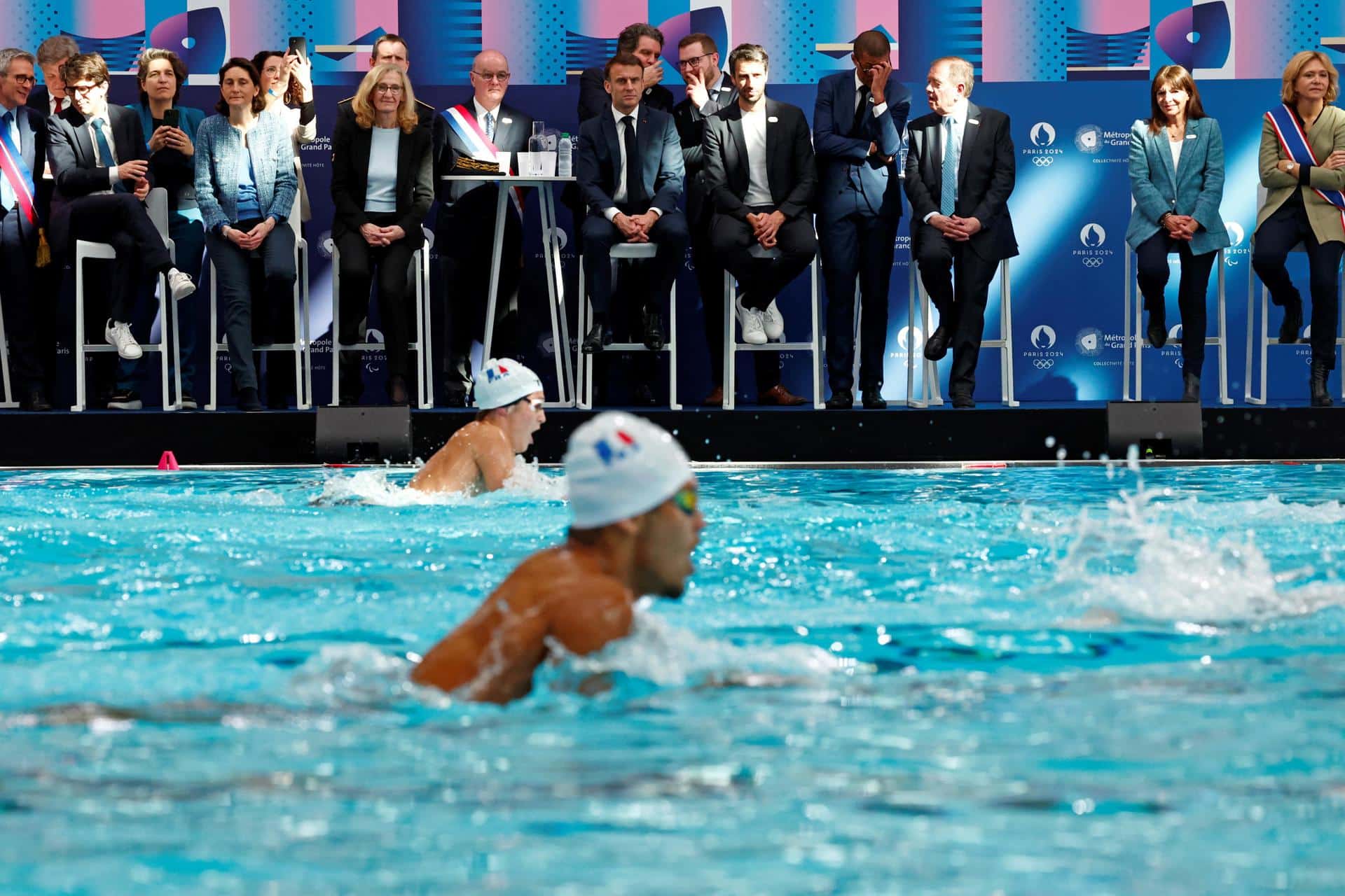 Tras 135 años de historia, el Moulin Rouge amanece sin aspas ¿qué sucedió?