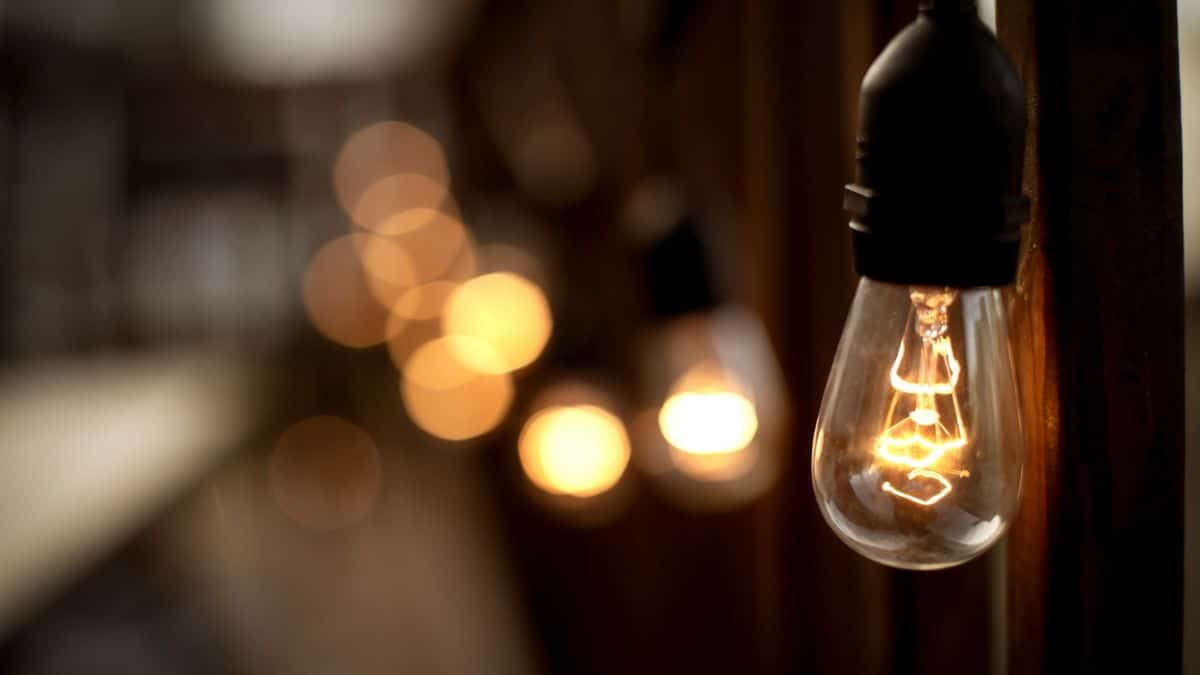 Petro confirma que Colombia volverá a suministrar energía a Ecuador