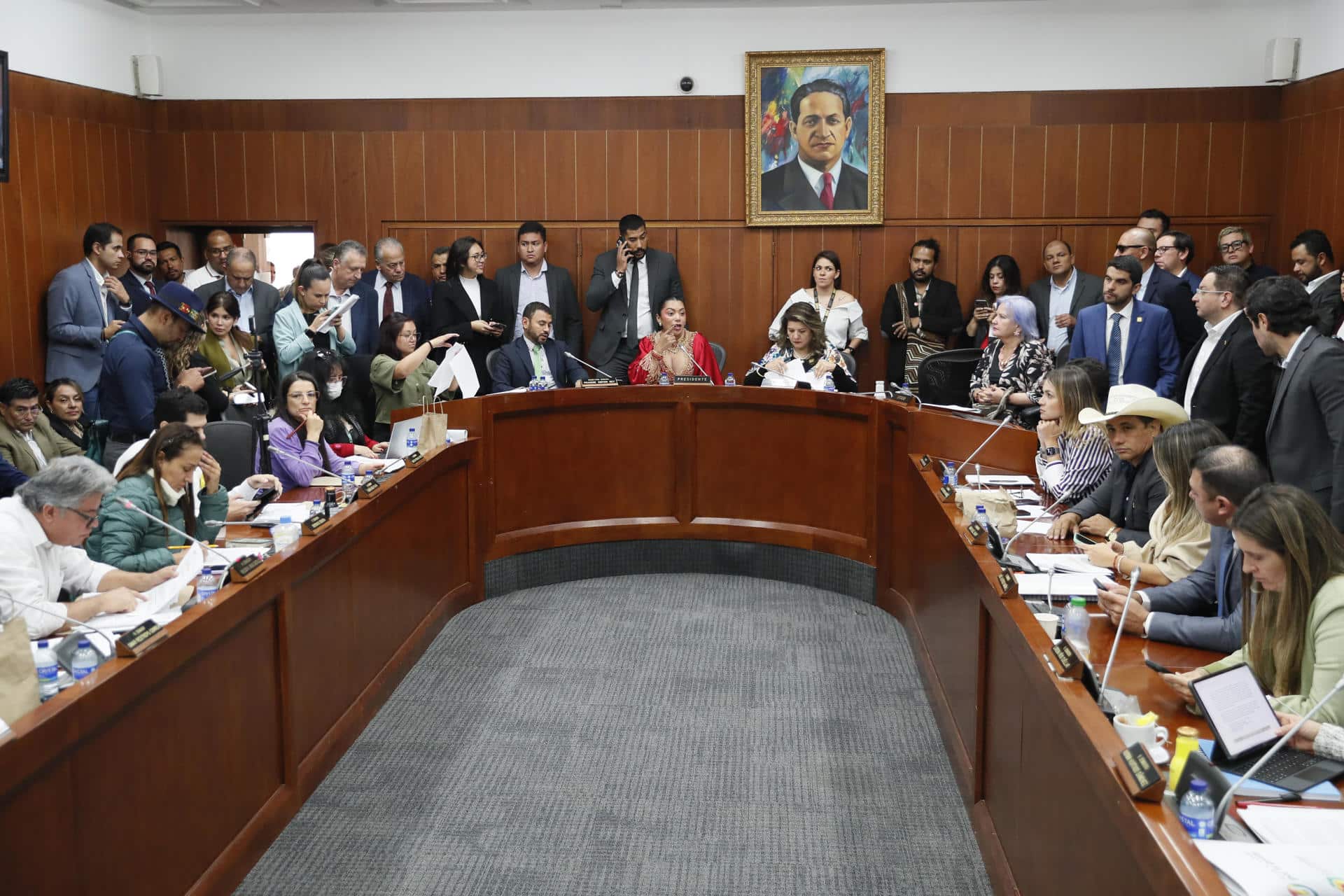 Es oficial: Se hunde reforma a la salud en comisión séptima del Senado