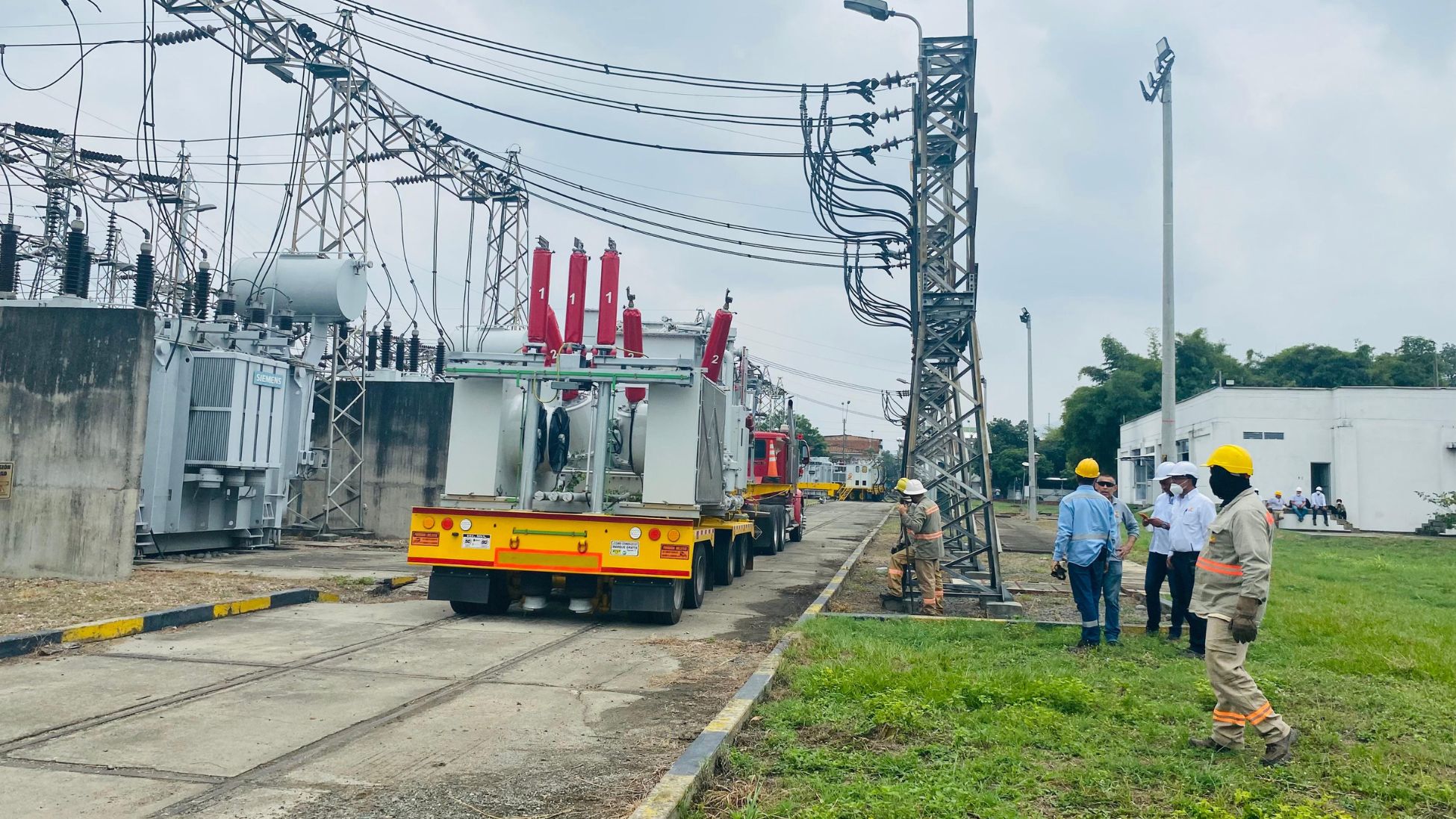 Barrios sin energía en Cali: Avanza traslado de subestación móvil para restablecer el servicio