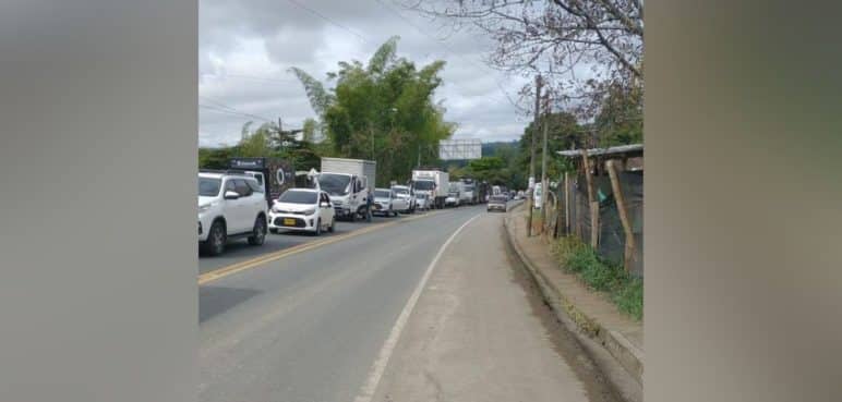 Registran nuevos bloqueos en la vía Panamericana, en el Pescador, Cauca
