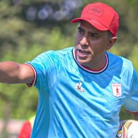 América definirá (en las próximas horas) la continuidad de César Farías